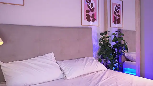 cinnamon afrodit online show from November 2025 12:42:01 PM