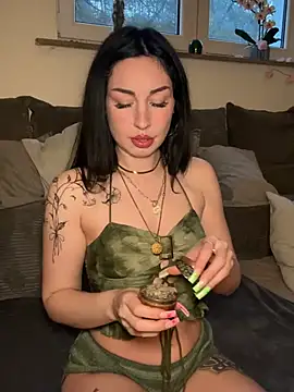 Estherjizz online show from March 2026 05:58:01 PM