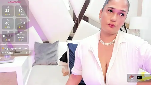 MilfVictoria online show from October 2025 12:52:01 PM