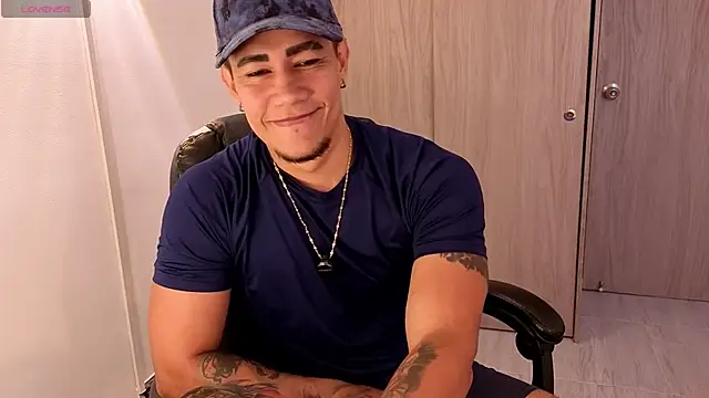 CRAZYBOYLOVE online show from February 2026 11:32:01 AM