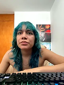 VaioletUwU online show from October 2025 01:01:01 PM