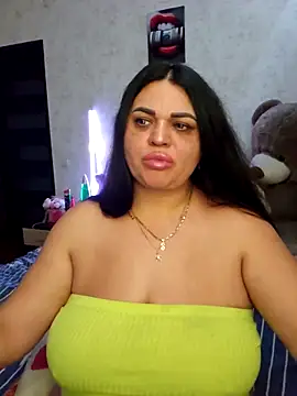 Snapshot of littleRikka chatting on April 2026 05:30:02 PM littleRikka online show from April 2026 05:30:02 PM