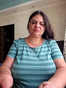 Snapshot of littleRikka chatting on September 2025 10:21:02 AM littleRikka online show from September 2025 10:21:02 AM