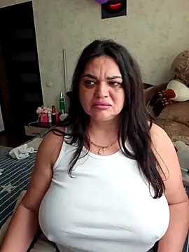 Snapshot of littleRikka chatting on April 2026 08:07:02 AM littleRikka online show from April 2026 08:07:02 AM