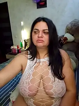 Snapshot of littleRikka chatting on April 2026 08:01:01 PM littleRikka online show from April 2026 08:01:01 PM