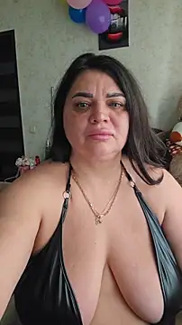 Snapshot of littleRikka chatting on April 2026 06:19:01 AM littleRikka online show from April 2026 06:19:01 AM