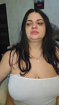 Snapshot of littleRikka chatting on April 2026 05:37:01 PM littleRikka online show from April 2026 05:37:01 PM