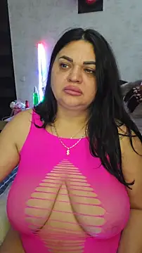 Snapshot of littleRikka chatting on April 2026 08:13:01 PM littleRikka online show from April 2026 08:13:01 PM