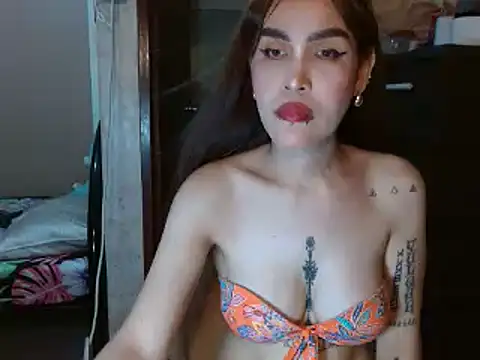 Snapshot of CumEaterLima chatting on May 2026 07:48:01 AM CumEaterLima online show from May 2026 07:48:01 AM