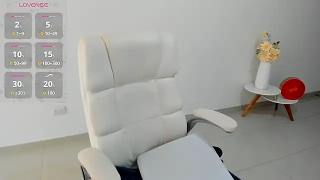 renata t  online show from October 2025 11:09:01 AM