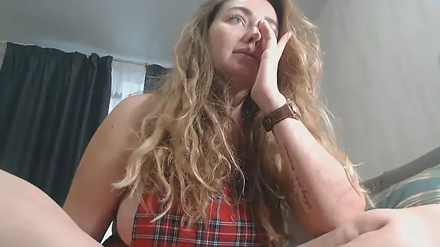 Snapshot of xxkristinaxx chatting on November 2025 10:42:02 AM xxkristinaxx online show from November 2025 10:42:02 AM