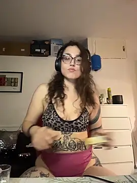ladyturtle online show from June 2026 08:58:01 PM