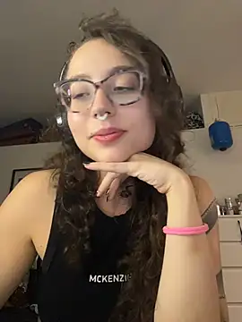 ladyturtle online show from June 2026 10:53:02 PM