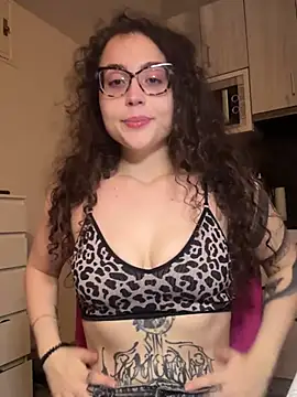 ladyturtle online show from May 2026 07:33:02 PM