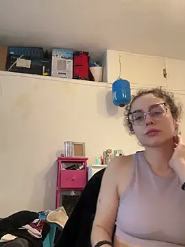 ladyturtle online show from April 2026 10:55:01 AM