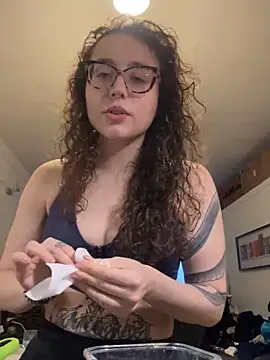 ladyturtle online show from March 2026 03:33:01 PM