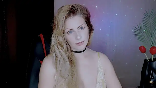 Snapshot of Eleonores chatting on October 2025 05:19:01 AM Eleonores online show from October 2025 05:19:01 AM