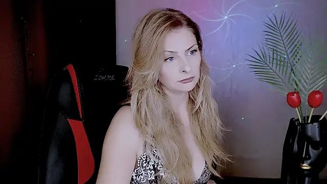 Snapshot of Eleonores chatting on September 2025 04:41:02 AM Eleonores online show from September 2025 04:41:02 AM