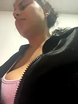 AbbyTaylorr online show from November 2025 02:38:02 AM