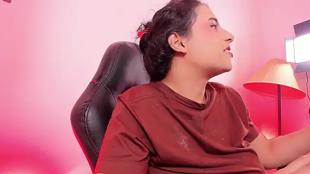 AbbyTaylorr online show from December 2025 10:00:02 PM