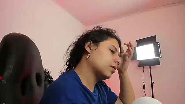 AbbyTaylorr online show from November 2025 05:57:01 PM