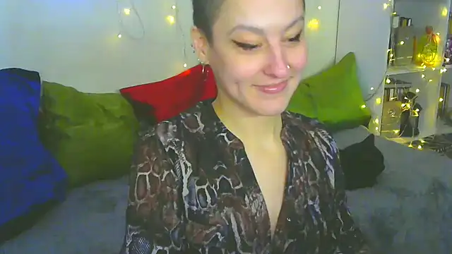 Snapshot of MartaBounty chatting on November 2025 05:22:02 AM MartaBounty online show from November 2025 05:22:02 AM
