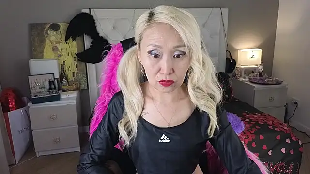 Snapshot of RoxalanaStar chatting on June 2026 02:26:02 PM RoxalanaStar online show from June 2026 02:26:02 PM