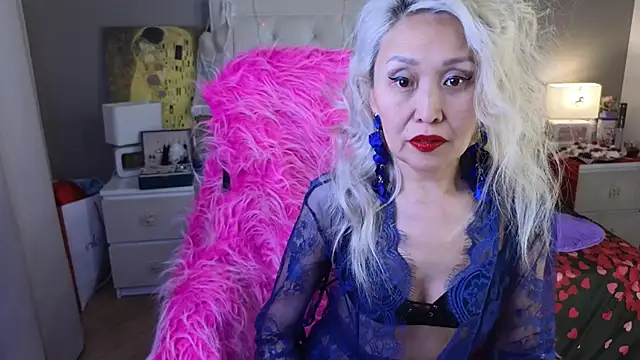 Snapshot of RoxalanaStar chatting on February 2026 11:12:01 PM RoxalanaStar online show from February 2026 11:12:01 PM