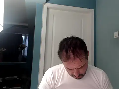 MisterFaithRO online show from April 2026 05:17:01 PM