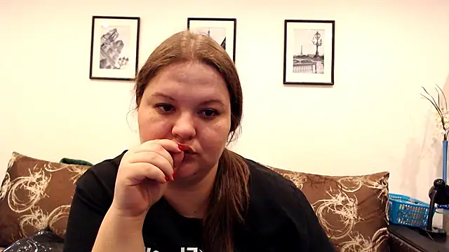 KateLuno online show from November 2025 06:46:02 PM