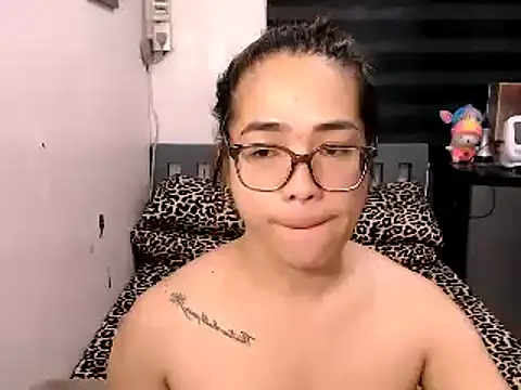 BIG SAUSAGE 69 online show from October 2025 12:45:02 AM