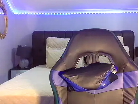 BOOTYBANGER24xx online show from October 2025 02:10:01 AM