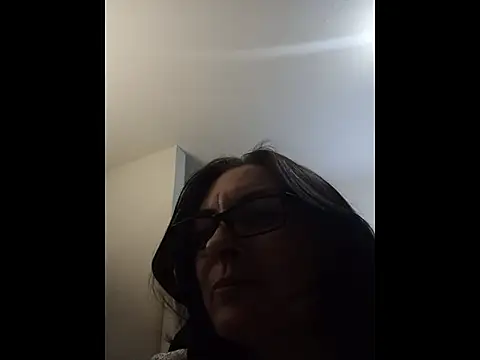 DesreRose online show from November 2025 07:00:02 AM