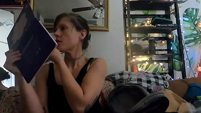 TheDaisyChaos online show from October 2025 11:45:01 AM