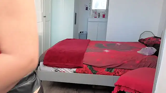 Snapshot of HotSpicyGujju chatting on November 2025 08:47:02 AM HotSpicyGujju online show from November 2025 08:47:02 AM