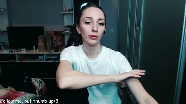 Natalimeowks online show from December 2024 05:02:01 PM