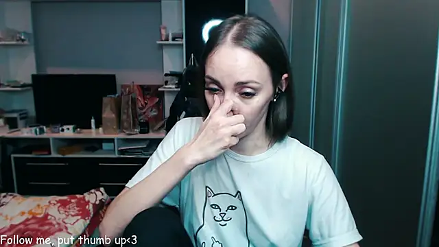Natalimeowks online show from December 2024 01:08:02 PM