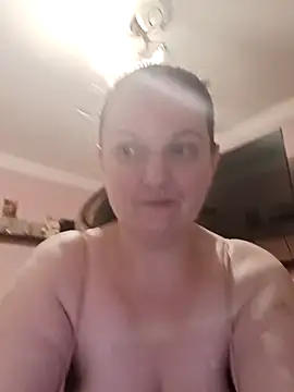 BustyLadyAlma online show from January 2026 06:17:01 AM