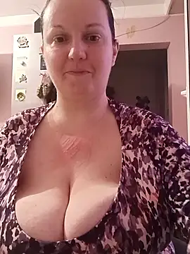 BustyLadyAlma online show from February 2026 06:47:02 AM