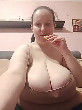 BustyLadyAlma online show from May 2026 07:15:02 AM