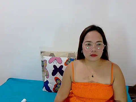 BURBERRY69 online show from April 2026 07:26:02 AM