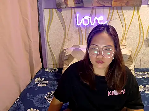 BURBERRY69 online show from February 2026 01:42:01 PM