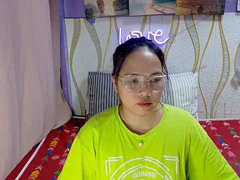 BURBERRY69 online show from March 2026 10:58:01 PM