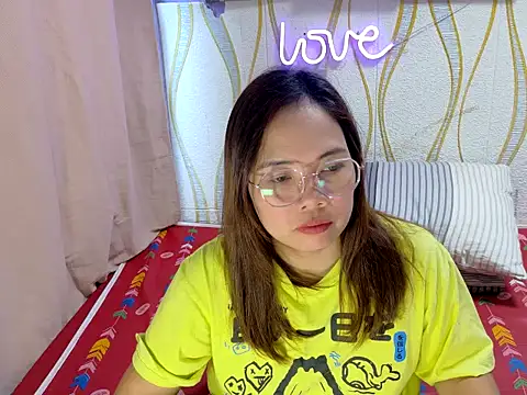 BURBERRY69 online show from March 2026 11:56:02 PM