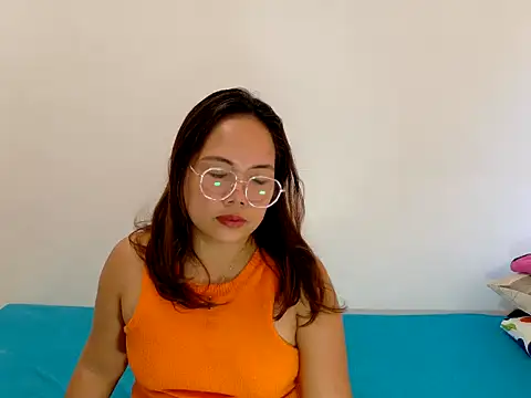 BURBERRY69 online show from March 2026 04:13:01 AM