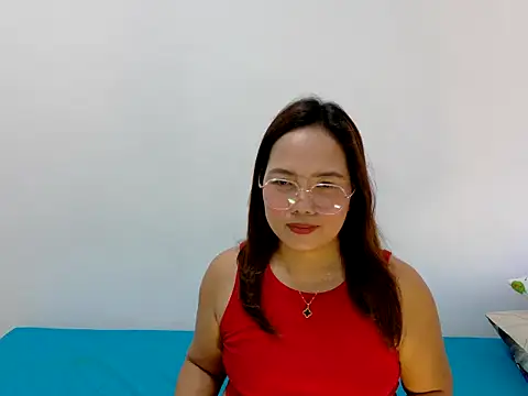 BURBERRY69 online show from April 2026 08:04:01 AM