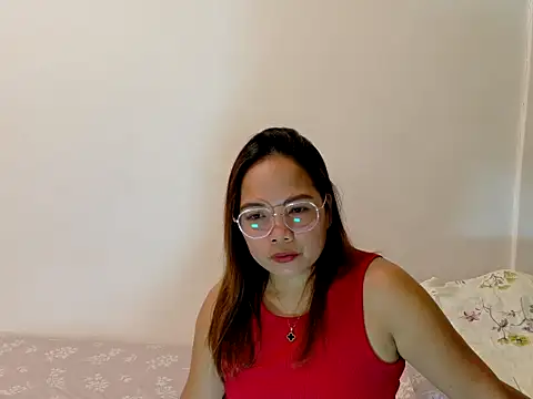 Snapshot of BURBERRY69 chatting on May 2026 11:58:01 AM BURBERRY69 online show from May 2026 11:58:01 AM