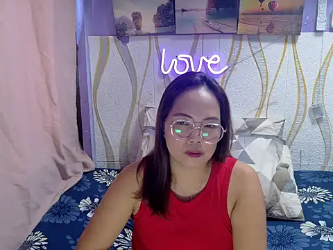 BURBERRY69 online show from February 2026 04:56:01 AM