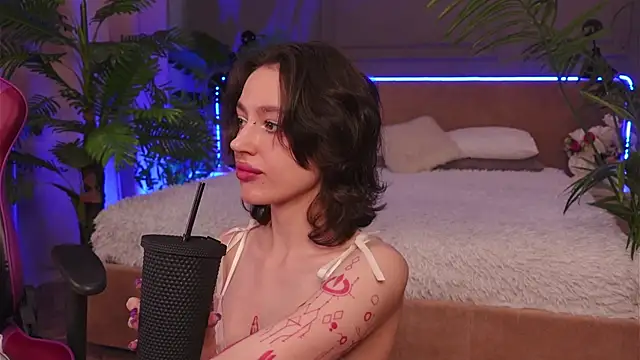 Devilinee online show from March 2026 06:47:01 AM