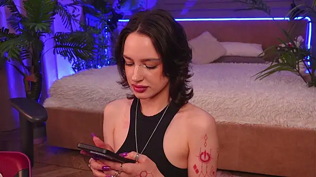 Devilinee online show from April 2026 07:04:02 AM